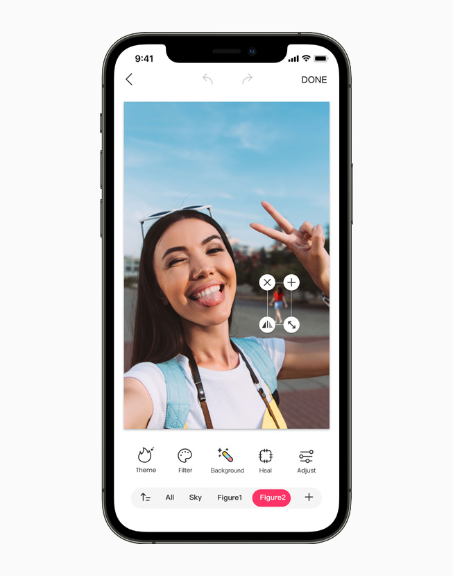 iPhone 12 Pro 上的相片，正展示如何以《馬卡龍玩圖》修改相片背景。
