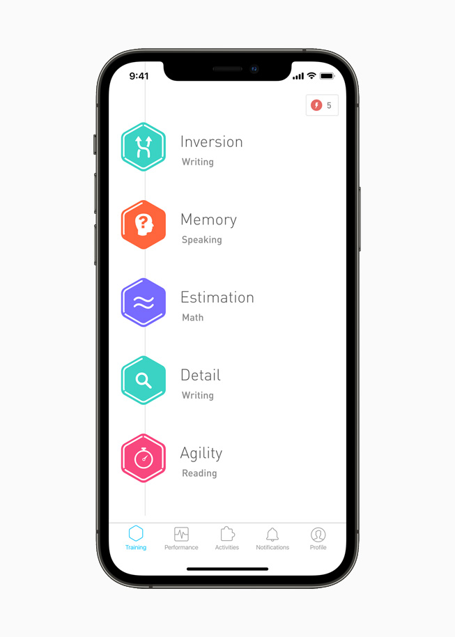 Elevate-app til hjernegymnastik vist på iPhone 12 Pro.