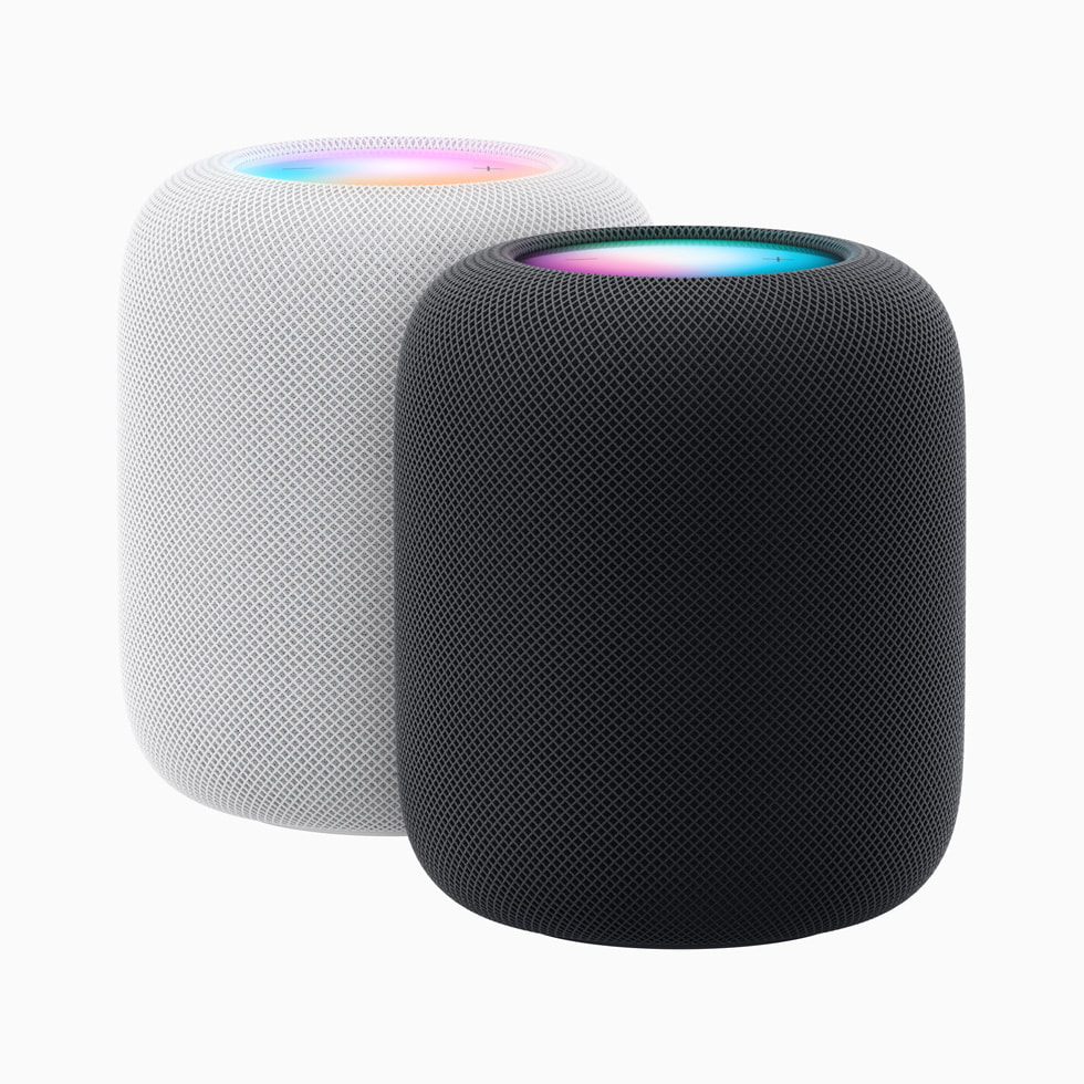 Beyaz arka plan üzerinde iki adet HomePod (2. nesil) aygıtı.