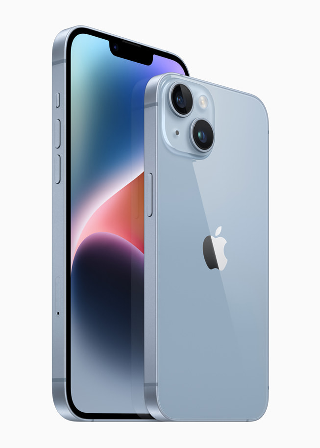 Mavi renginde iPhone 14 ve iPhone 14 Plus gösteriliyor.