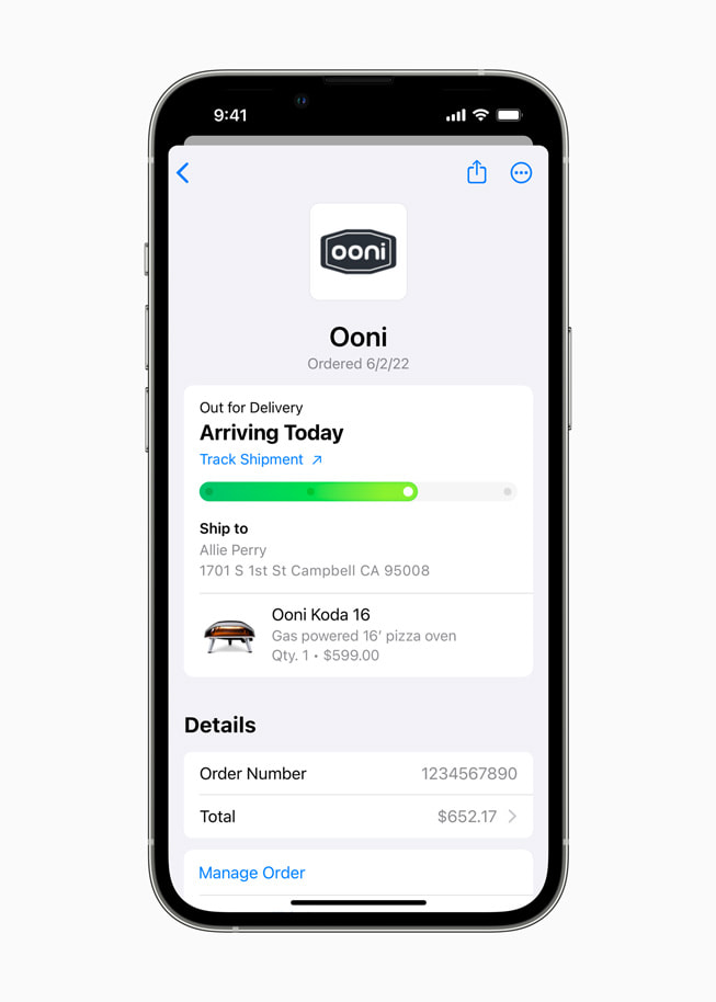 새로운 Apple Pay Order Tracking 기능을 보여주는 iPhone 화면.