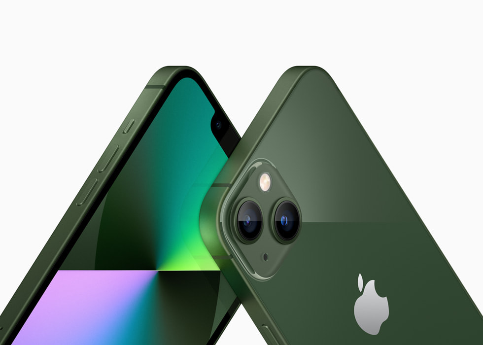 Yeşil iPhone 13 ve iPhone 13 mini.