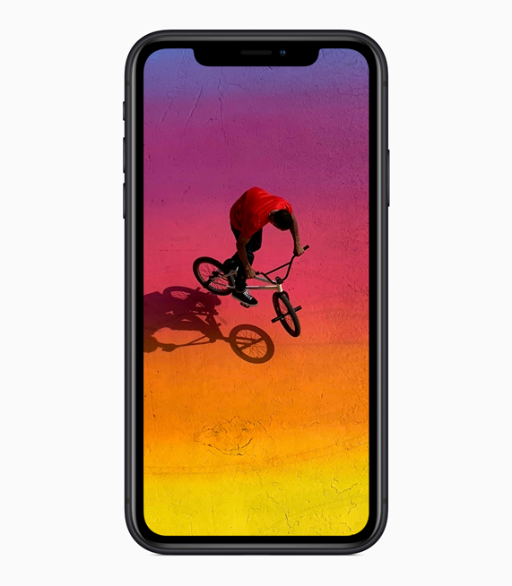 전체 화면 Liquid Retina 디스플레이가 탑재된 iPhone XR.