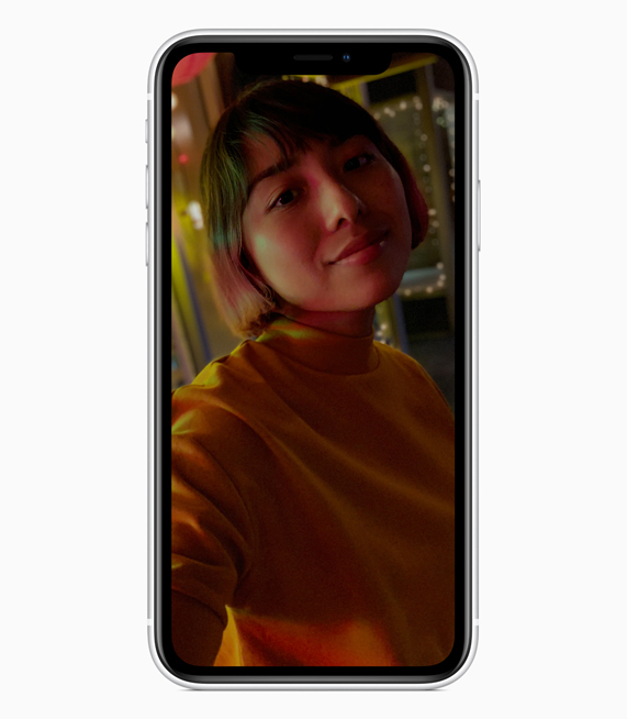 인물 사진 모드를 보여주는 iPhone XR