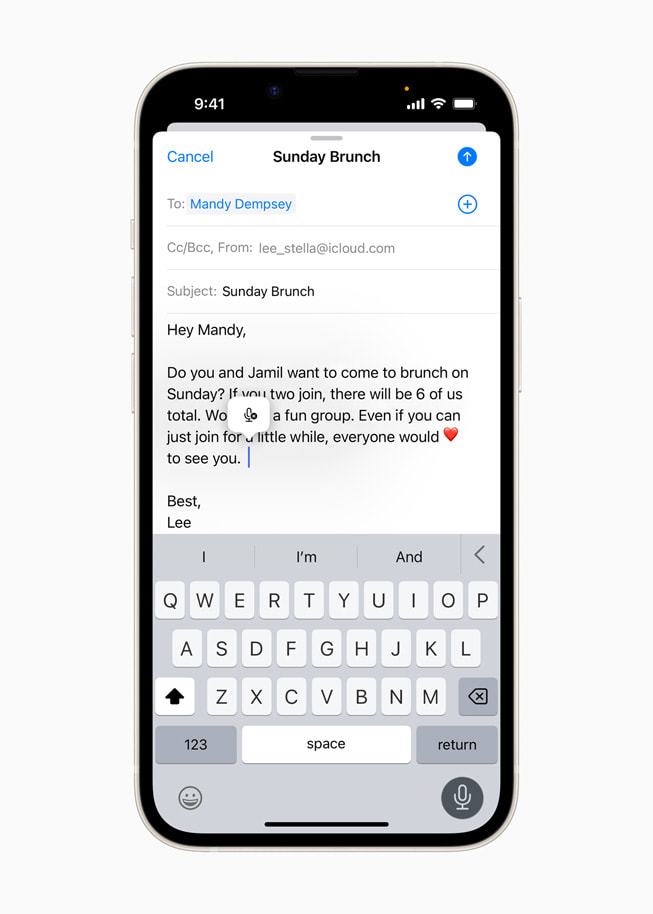 iPhone 14’te iOS 16’daki Mail uygulamasında sesle Dikte özelliği gösteriliyor.