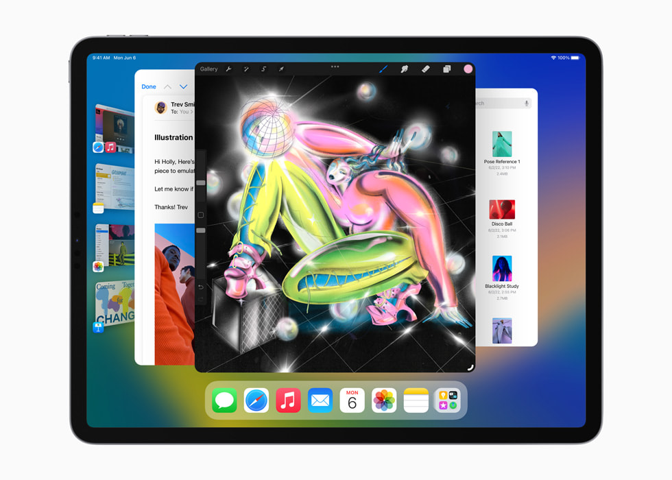 Yeni Stage Manager multitasking özelliğinin üst üste açılan pencerelerle birlikte göründüğü bir iPad ekranı.