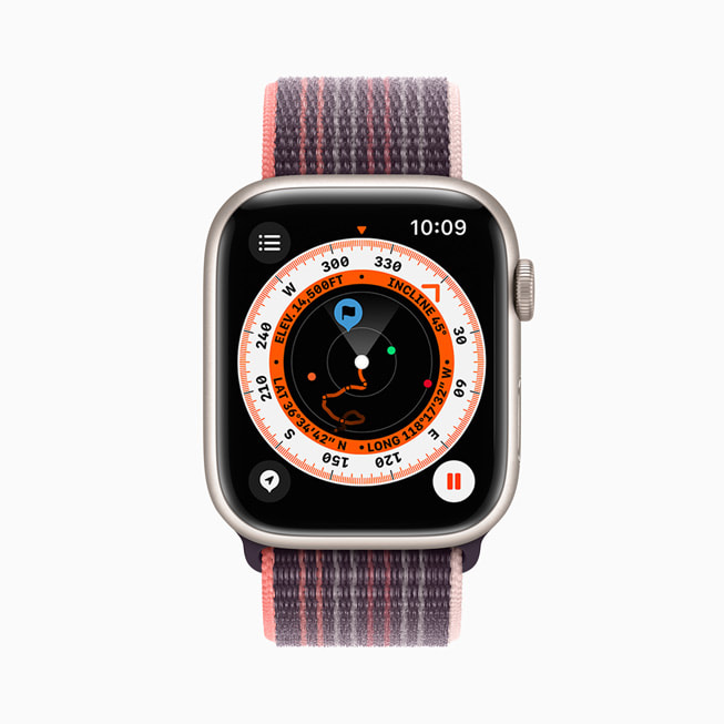 Apple Watch Series 8’deki yeni Pusula uygulaması.