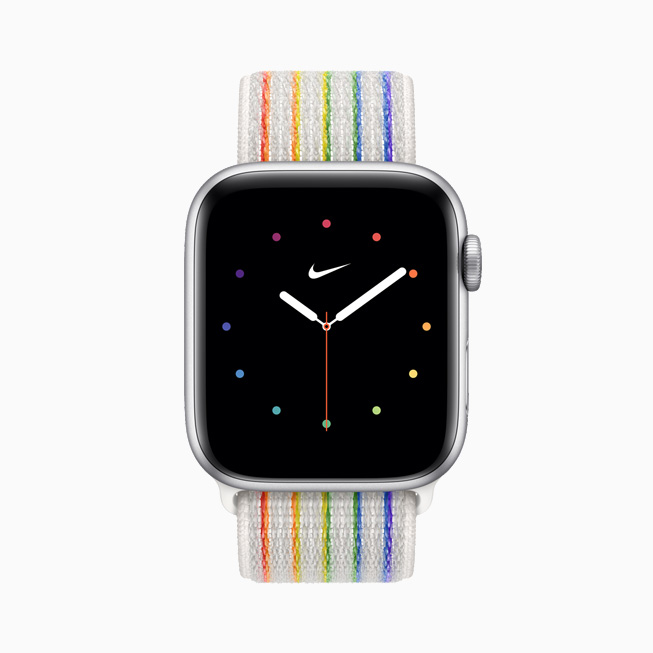 Apple Watch Nikeのプライドエディションスポーツループと文字盤を正面から見たところ。