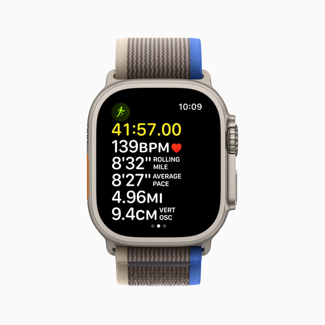 Apple Watch Ultra geçen süre, kalp atış hızı, periyodik tempo, ortalama tempo, kilometre ve Dikey Salınım dahil altı ölçümü aynı anda gösteriyor.