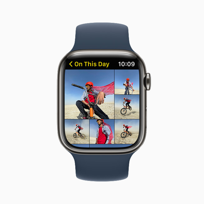 On This Day를 사진 앱에서 보여주는 watchOS 8이 탑재된 Apple Watch Series 7.