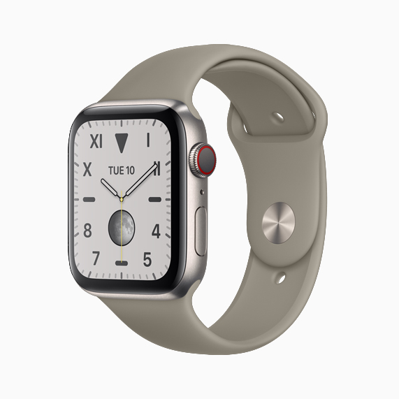 Doğal parlak titanyum Apple Watch Series 5.
