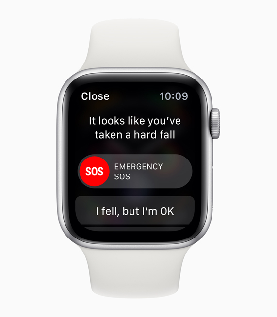 Gümüş renkli bir Apple Watch Series 4’te düşme algılama uyarısı fotoğrafı. 