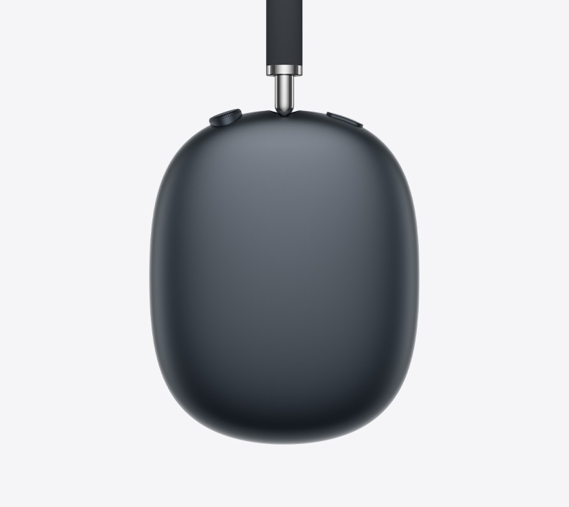 AirPods Max 2, Farbe Mitternacht, seitliche Detailansicht des Kopfbügels, des Ohrpolsters, der Digital Crown und der Taste zur Geräuschkontrolle