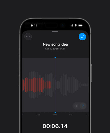 Pantalla de un iPhone 16, Notas de Voz de Logic Pro, grabación en rojo, ondas de sonido, botón de reproducir, idea para una nueva canción, fecha y duración