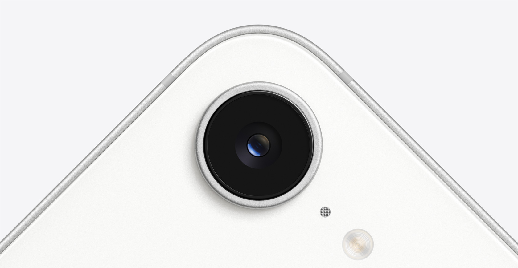 Kameraobjektiv auf einem iPhone 16e in Weiss.