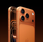 iPhone 17 Pro, kosmicky oranžová barva, šikmý pohled zezadu, nahoře modul s profesionální Fusion fotosoustavou, ovladač fotoaparátu, šikmý pohled zepředu, obrazovka přes celou přední stranu, akční tlačítko a tlačítka hlasitosti