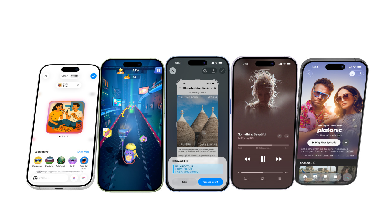 Různě barevné iPhony 17 s různými aplikacemi na obrazovkách