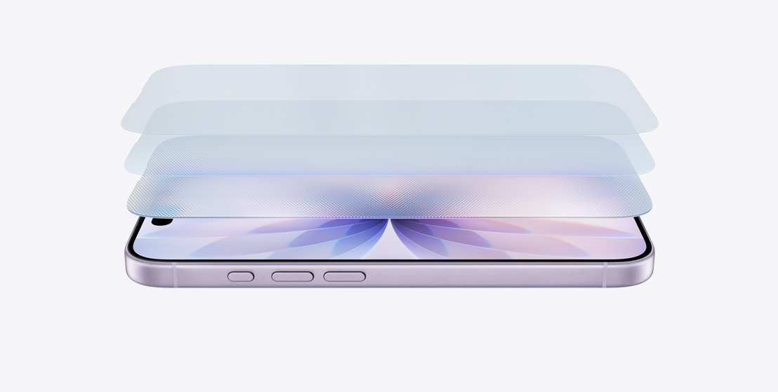 iPhone 17 في وضع أفقي على جانبه بلون ليلكي ناعم، وتصميم متعدد الطبقات يبرز درع السيراميك 2