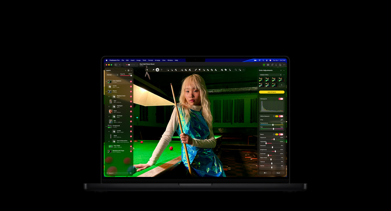 Pantalla de una MacBook Pro de 16 pulgadas, foto de una mujer en una sala de billar, herramientas de ajuste de color