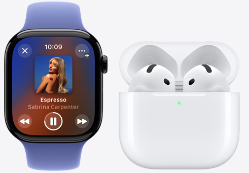 Die Apple Watch Series 10 spielt neben den AirPods 4 einen Song ab.